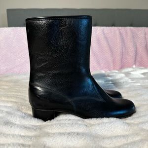 heeled black leather boots with tan fur lining [size 10]